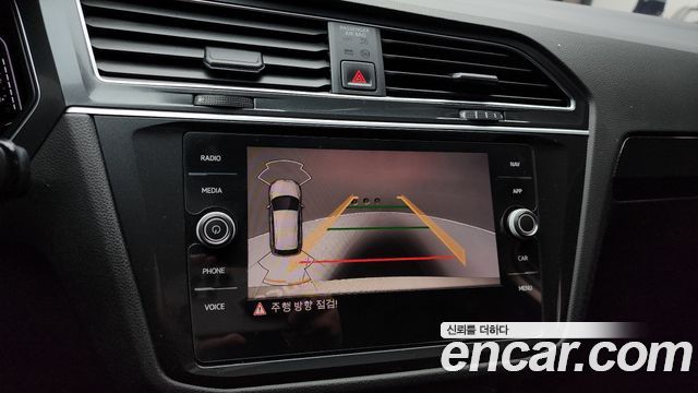 Volkswagen Tiguan 2021 — photo 15