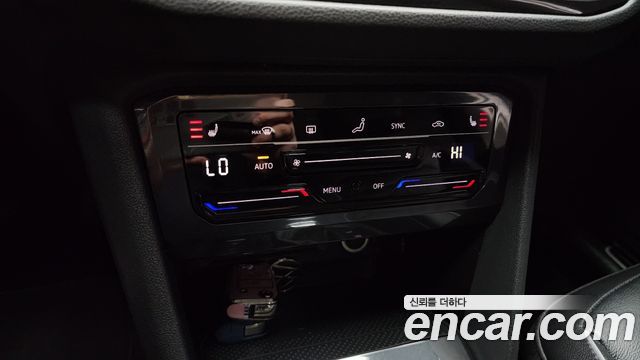 Volkswagen Tiguan 2021 — photo 17