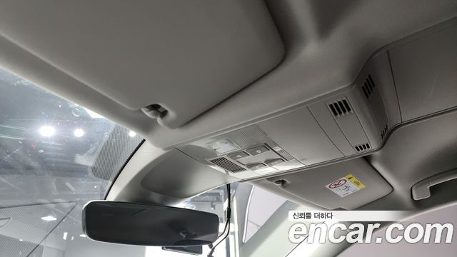Volkswagen Tiguan 2021 — photo 19