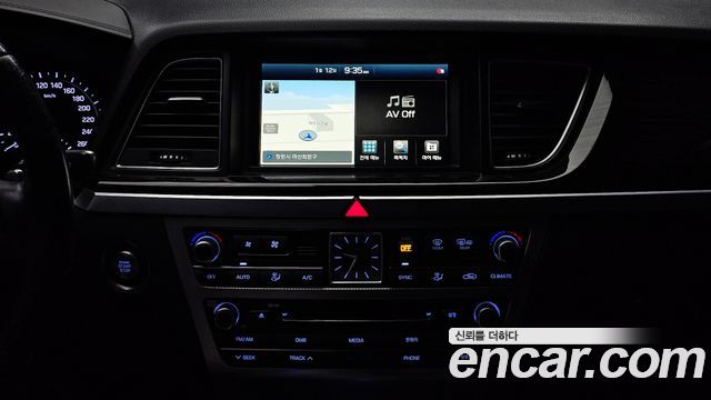Genesis G80 2017 — photo 14