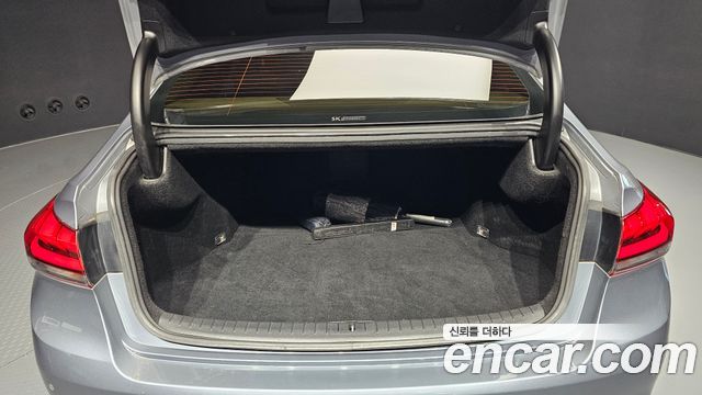 Genesis G80 2017 — photo 20