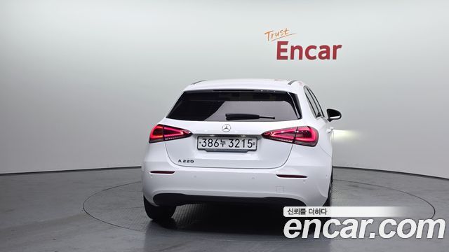 Mercedes-Benz A-Class 2019 — photo 4