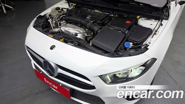 Mercedes-Benz A-Class 2019 — photo 6