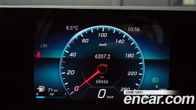Mercedes-Benz A-Class 2019 — photo 8