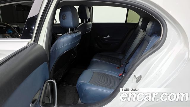 Mercedes-Benz A-Class 2019 — photo 18