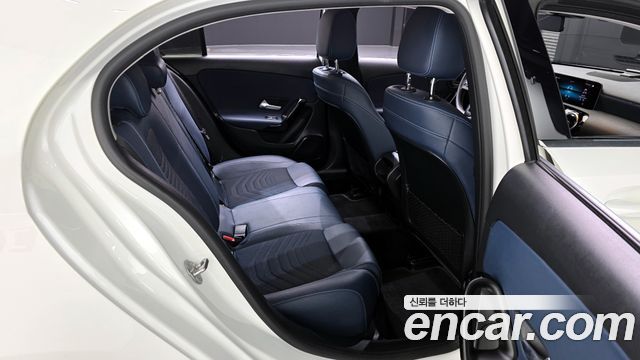 Mercedes-Benz A-Class 2019 — photo 19
