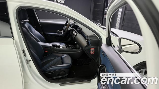 Mercedes-Benz A-Class 2019 — photo 20