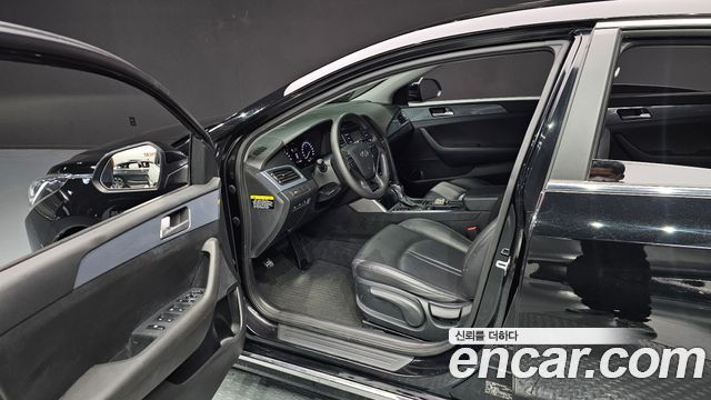 Hyundai Sonata 2016 — photo 11