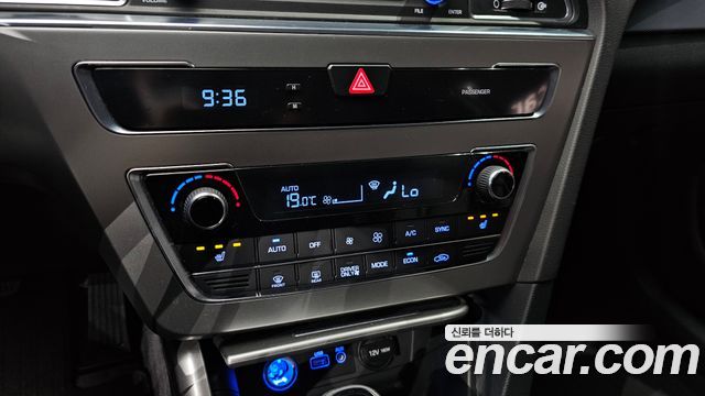 Hyundai Sonata 2016 — photo 17