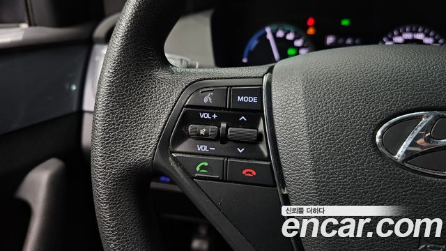 Hyundai Sonata 2016 — photo 19