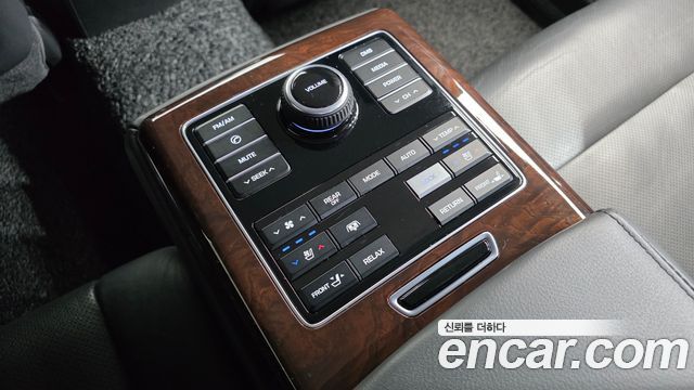 Hyundai Equus 2014 — photo 18