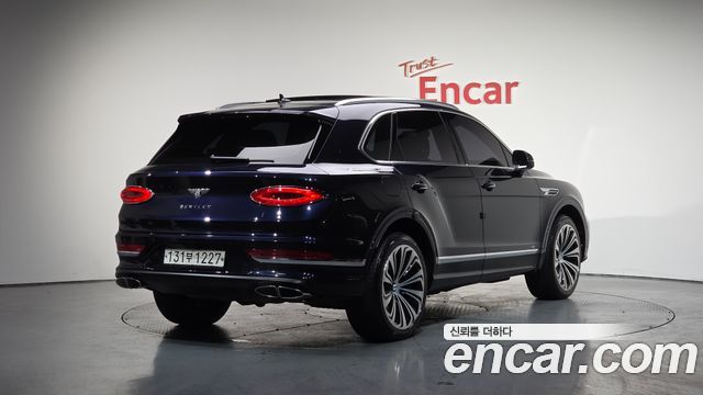 Bentley Bentayga 2022 — photo 2