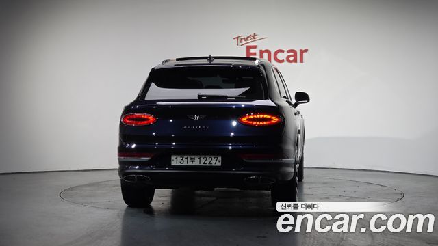 Bentley Bentayga 2022 — photo 4