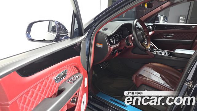Bentley Bentayga 2022 — photo 11