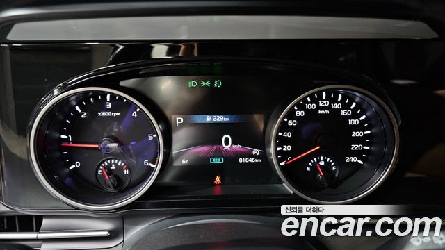 Kia Canival 2021 — photo 8