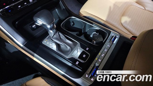 Kia Canival 2021 — photo 9