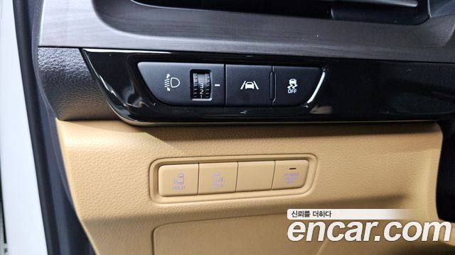 Kia Canival 2021 — photo 16