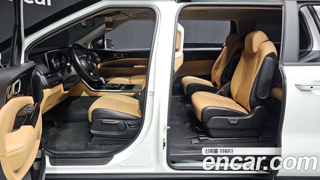 Kia Canival 2021 — photo 18