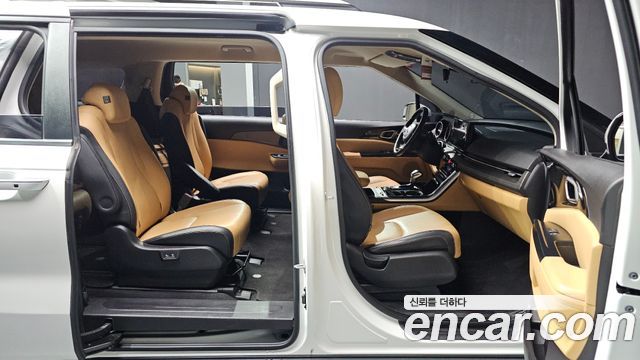 Kia Canival 2021 — photo 19