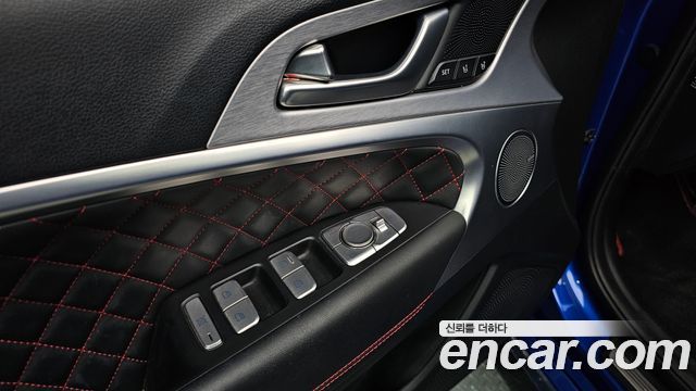 Genesis G70 2018 — photo 17