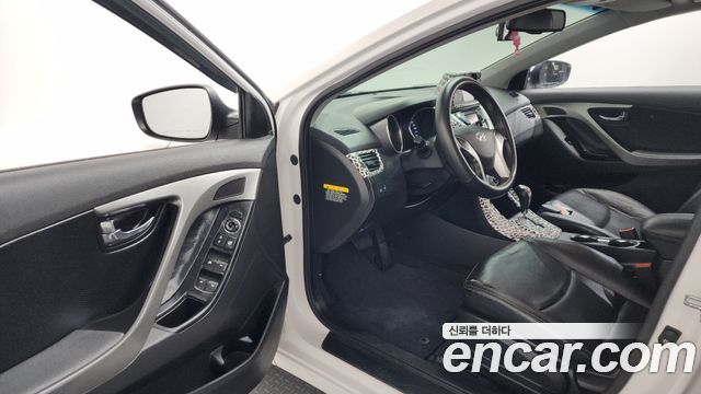 Hyundai AVANTE 2012 — photo 10