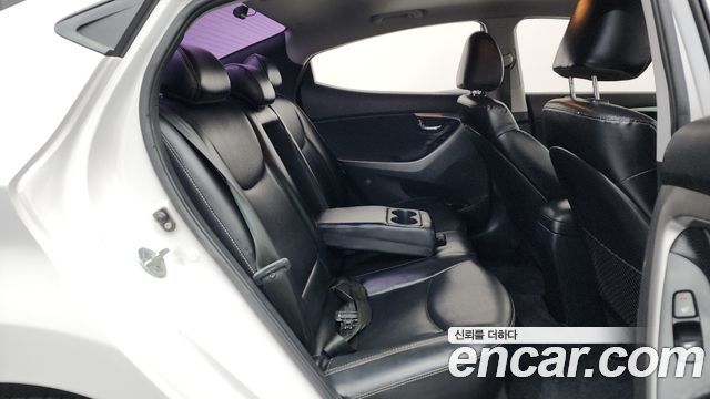 Hyundai AVANTE 2012 — photo 12
