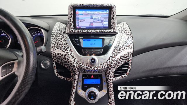 Hyundai AVANTE 2012 — photo 15