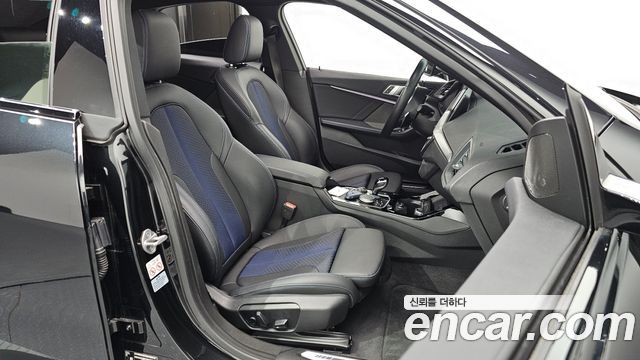 BMW 2-Series 2023 — photo 10