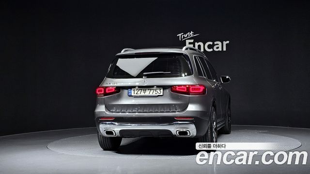Mercedes-Benz GLB-Class 2021 — photo 4