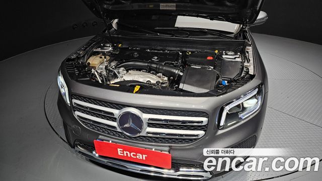 Mercedes-Benz GLB-Class 2021 — photo 6