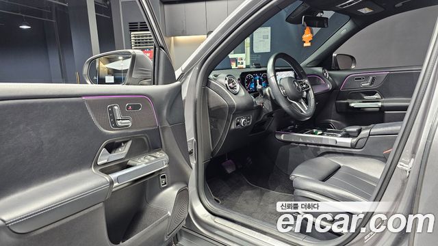 Mercedes-Benz GLB-Class 2021 — photo 11