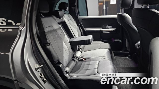 Mercedes-Benz GLB-Class 2021 — photo 12