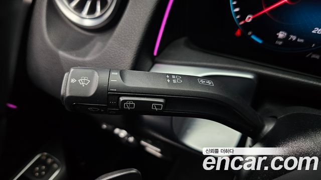 Mercedes-Benz GLB-Class 2021 — photo 18