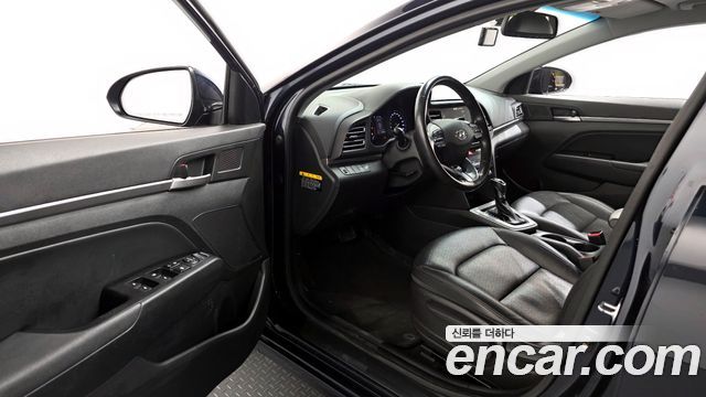 Hyundai AVANTE 2019 — photo 10