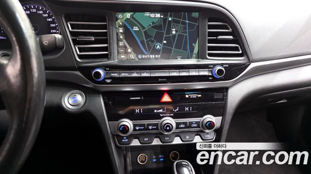 Hyundai AVANTE 2019 — photo 17