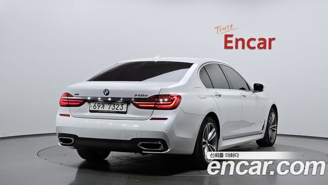 BMW 7-Series 2018 — photo 2