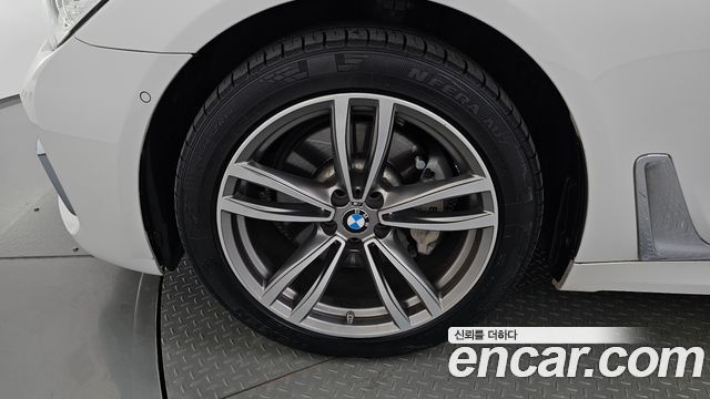 BMW 7-Series 2018 — photo 5