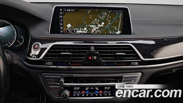 BMW 7-Series 2018 — photo 14