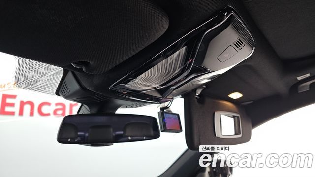 BMW 7-Series 2018 — photo 18