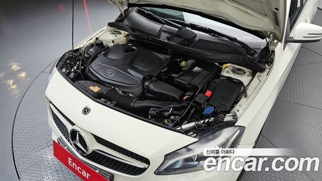 Mercedes-Benz A-Class 2018 — photo 6