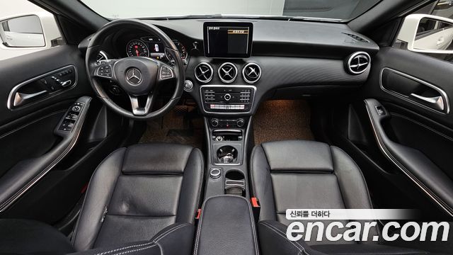 Mercedes-Benz A-Class 2018 — photo 7