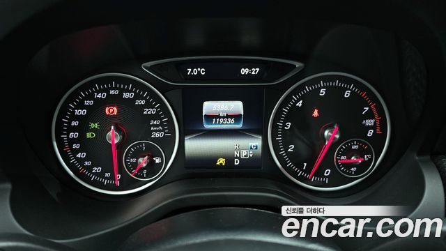 Mercedes-Benz A-Class 2018 — photo 8