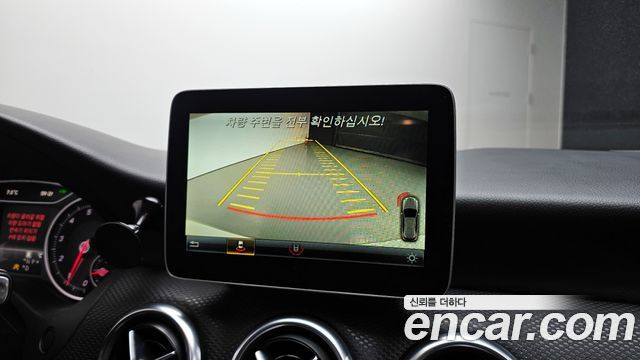 Mercedes-Benz A-Class 2018 — photo 14