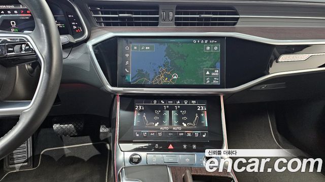 Audi A7 2022 — photo 14
