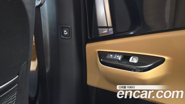 Kia Canival 2022 — photo 17