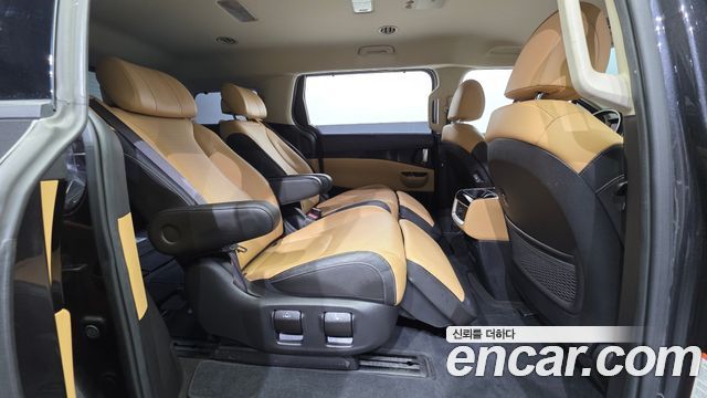 Kia Canival 2022 — photo 19