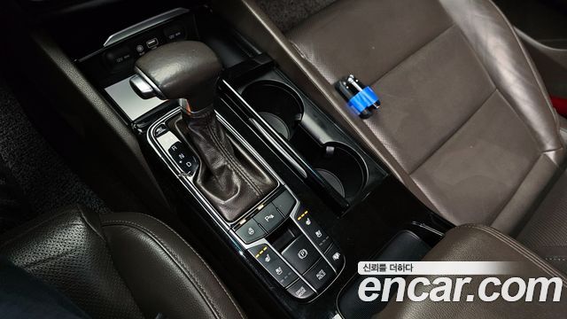 Kia K7 2016 — photo 9