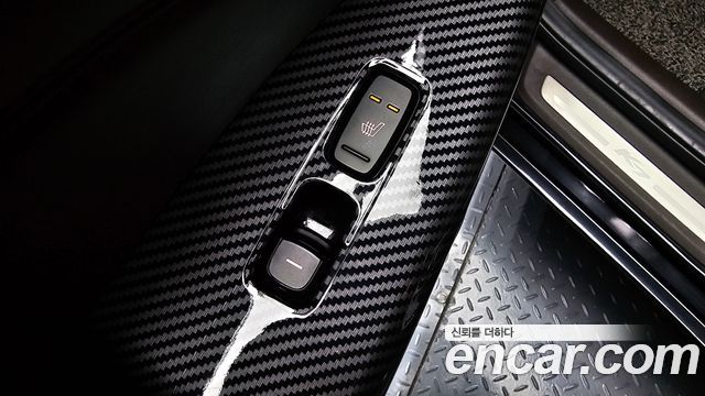 Kia K7 2016 — photo 18