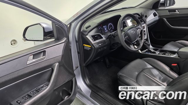 Hyundai Sonata 2017 — photo 12