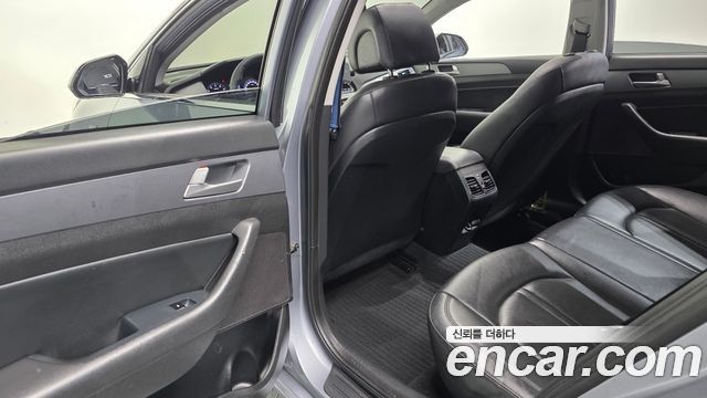 Hyundai Sonata 2017 — photo 19